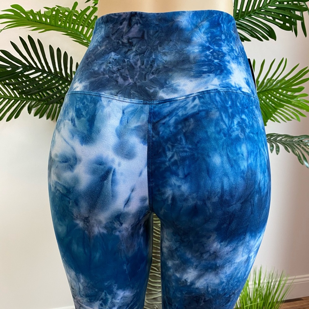 ‼️ Blue Tie Dye Leggings Active Wear Biker Shorts - Picture 3 of 8